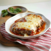 CARNE À PARMEGIANA 120g + MOLHO POMODORO 70g - (caixa com 10 uni de proteina + 10 uni de molho)